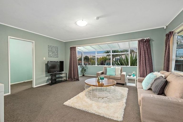 Photo of property in 3 Seabar Place, Glen Eden, Auckland, 0602