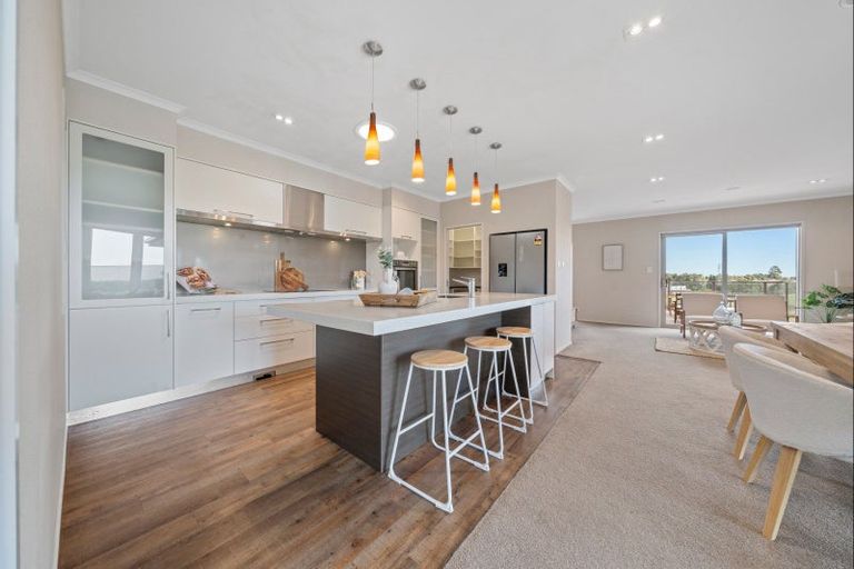 Photo of property in 5b Tupuhi Place, Highlands Park, New Plymouth, 4312