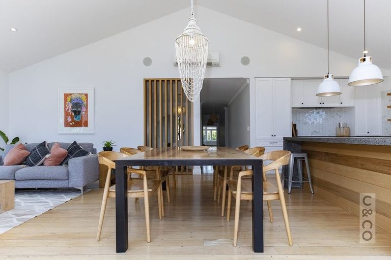 Photo of property in 246a Taiapa Road, Muriwai, Waimauku, 0881