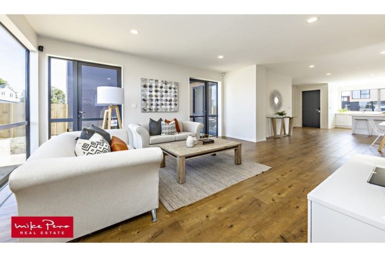 Photo of property in 8 Te Aparangi Crescent, Papakura, 2110