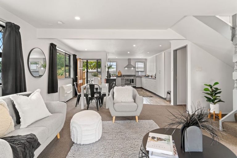 Photo of property in 7a Kempton Street, Greytown, 5712