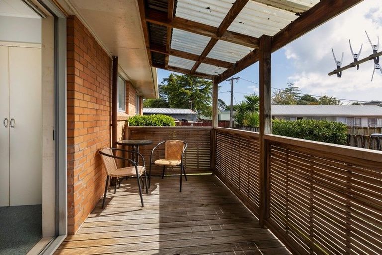 Photo of property in 2/185 Henderson Valley Road, Henderson, Auckland, 0612
