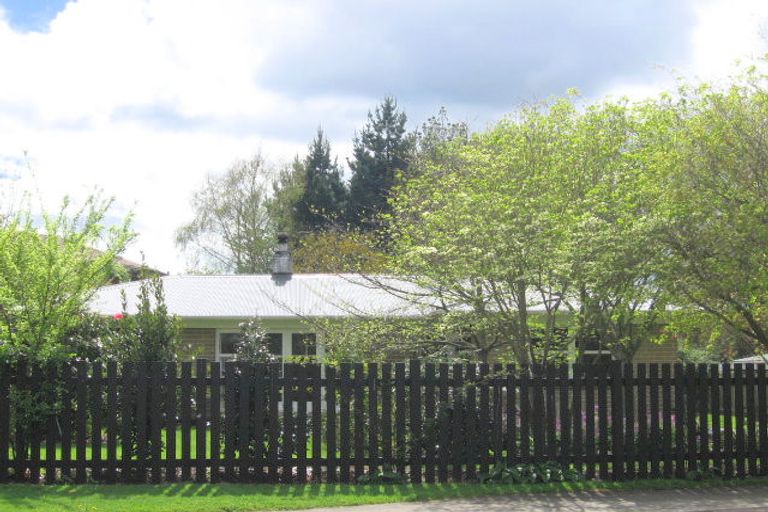 Photo of property in 24 Melrose Avenue, Owhata, Rotorua, 3010