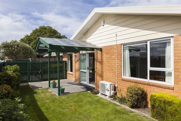 Photo of property in 154a Racecourse Road, Sockburn, Christchurch, 8042