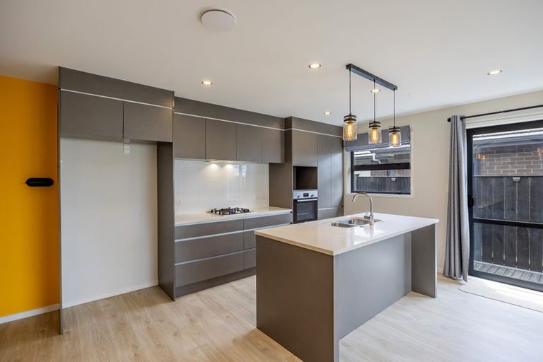 Photo of property in 9 Moemoea Avenue, Kumeu, 0810