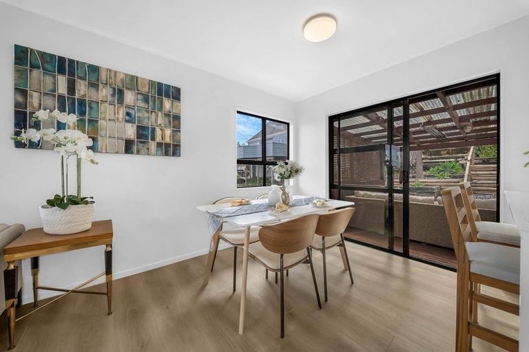 Photo of property in 10 Marco Place, Highland Park, Auckland, 2010