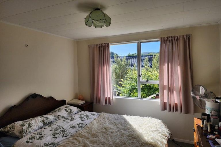 Photo of property in 24 Cedar Street, Maungaraki, Lower Hutt, 5010