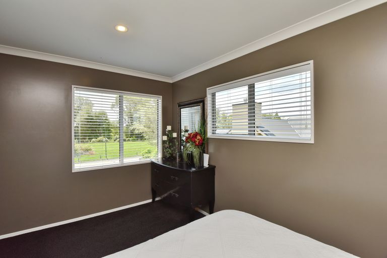 Photo of property in 20 Crombie Green, Northwood, Christchurch, 8051
