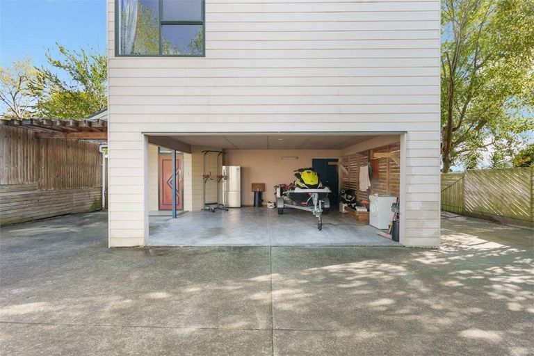 Photo of property in 3a Woodside Avenue, Northcote, Auckland, 0627