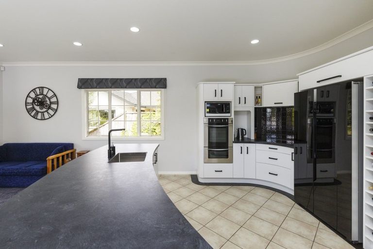 Photo of property in 11 The Oaks, Awapuni, Palmerston North, 4412