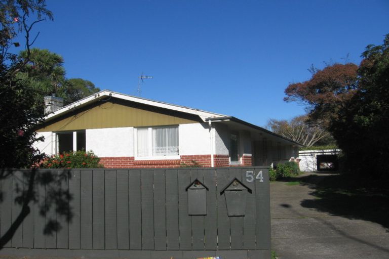 Photo of property in 2/54 Kings Crescent, Hutt Central, Lower Hutt, 5010
