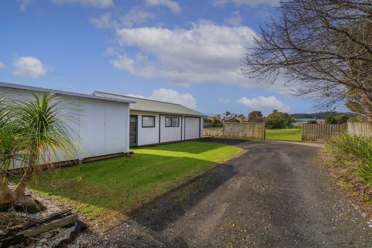 Photo of property in 39 Whitby Avenue, Whitianga, 3510