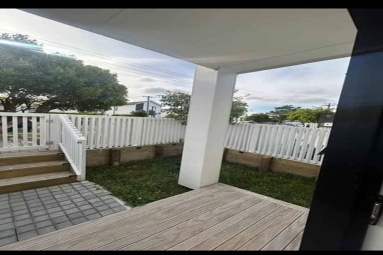 Photo of property in 20/12 Arney Road, Ranui, Auckland, 0612