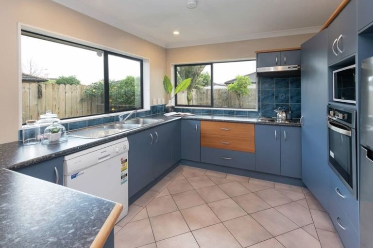 Photo of property in 6 Kilbaha Close, East Tamaki, Auckland, 2013