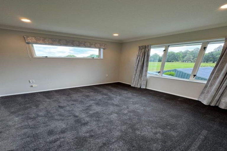 Photo of property in 2/281 Memorial Avenue, Burnside, Christchurch, 8053