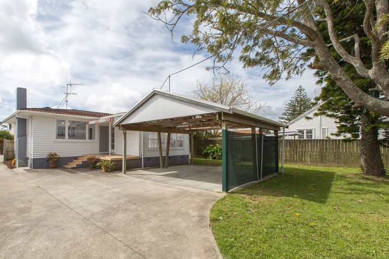 Photo of property in 145 Rathgar Road, Henderson, Auckland, 0610