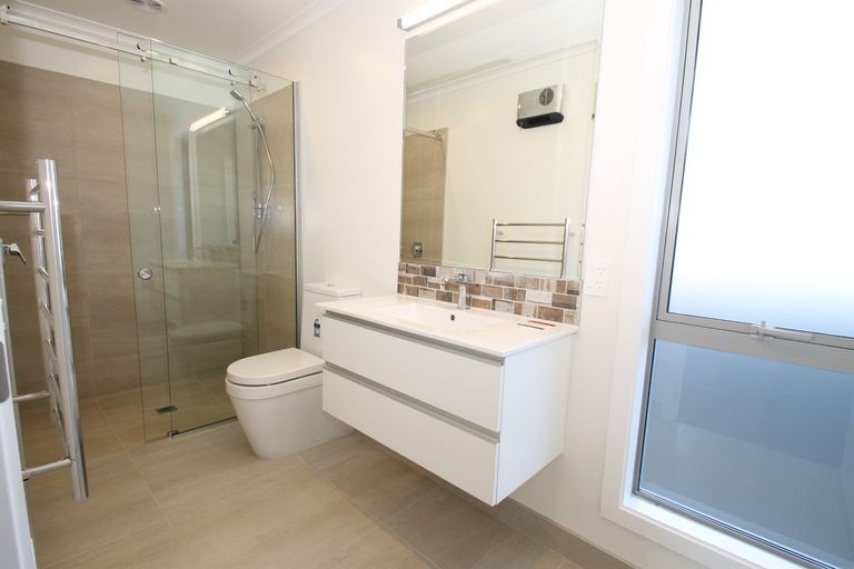 Photo of property in 33 Silver Springs Boulevard, Mosgiel, 9024