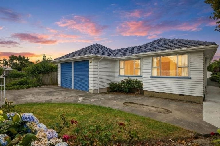 Photo of property in 230 Avonhead Road, Avonhead, Christchurch, 8042