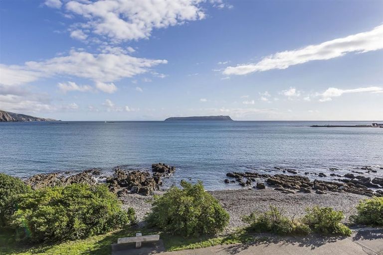 Photo of property in 30 Moana Road, Plimmerton, Porirua, 5026