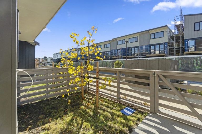 Photo of property in 11 Te Puketoka Lane, Mangere, Auckland, 2022