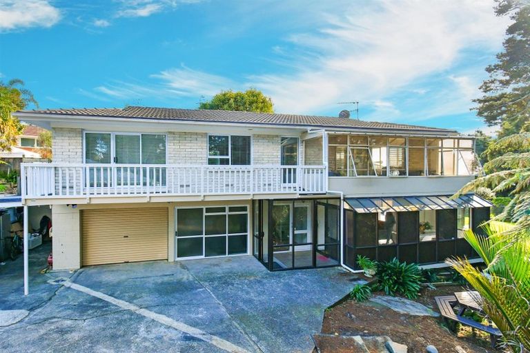 Photo of property in 102 Lawrence Crescent, Hillpark, Auckland, 2102