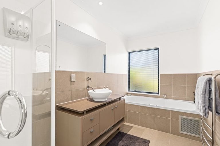 Photo of property in 12 Gold Street, Albany Heights, Auckland, 0632