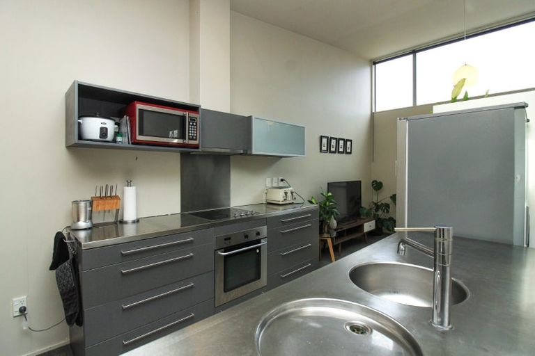 Photo of property in 12/2 Onslow Road, Khandallah, Wellington, 6035