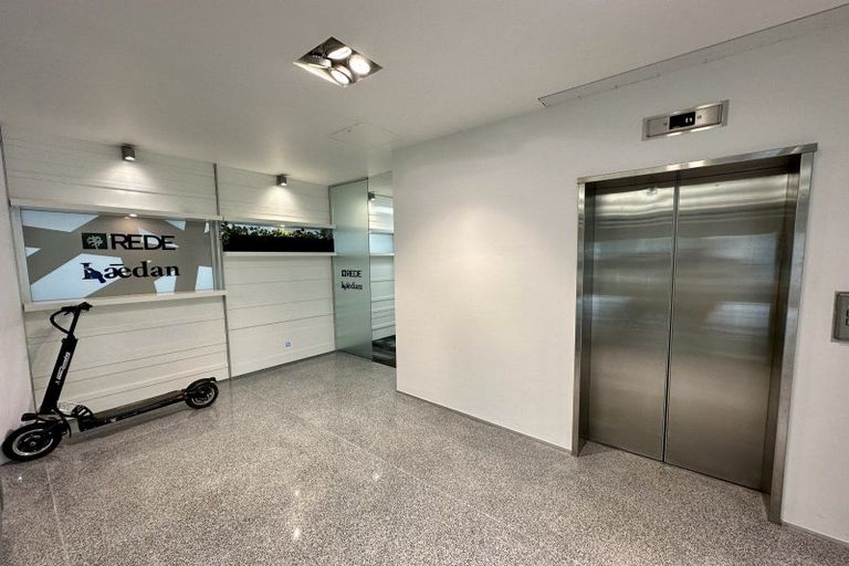 Photo of property in 2 Augustus Terrace, Parnell, Auckland, 1052