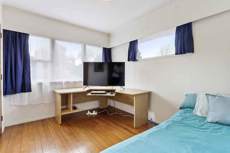 Photo of property in 16 La Trobe Street, Pakuranga Heights, Auckland, 2010