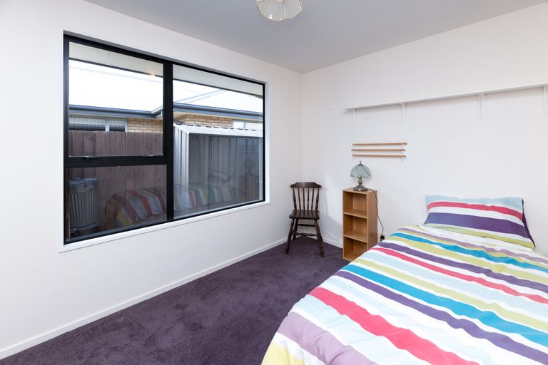 Photo of property in 2/14 Innisfree Place, Northwood, Christchurch, 8051