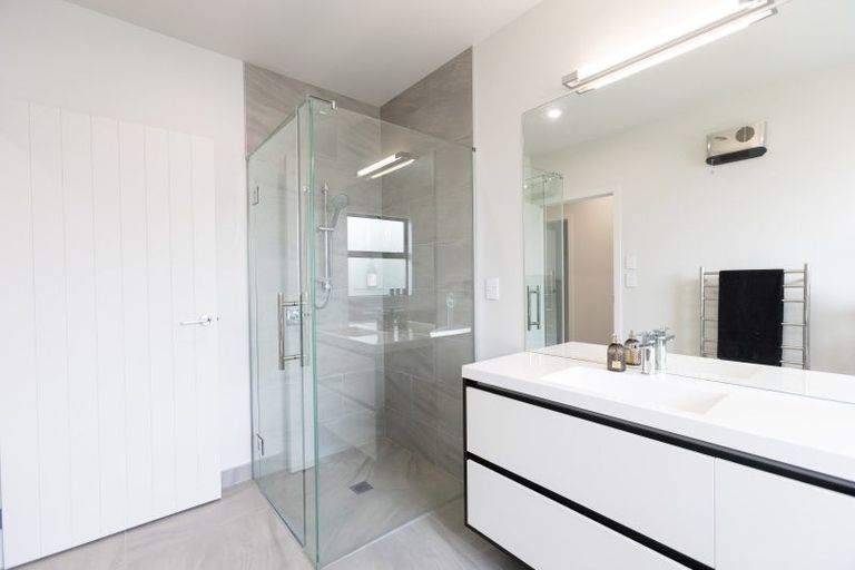 Photo of property in 12 Ruahine Road, Poraiti, Napier, 4112