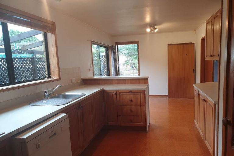 Photo of property in 3 Naviti Place, Browns Bay, Auckland, 0630