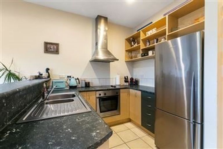 Photo of property in 28/11 The Avenue, Albany, Auckland, 0632