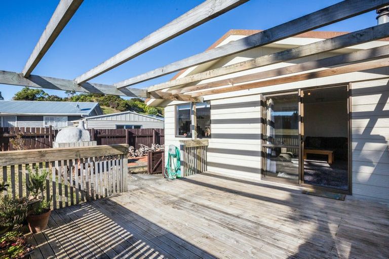 Photo of property in 4 Gaff Place, Whitby, Porirua, 5024