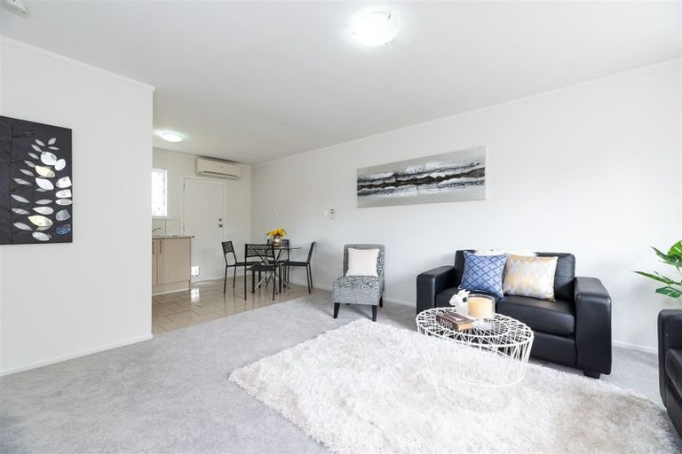 Photo of property in 3/261 Blockhouse Road, Avondale, Auckland, 0600