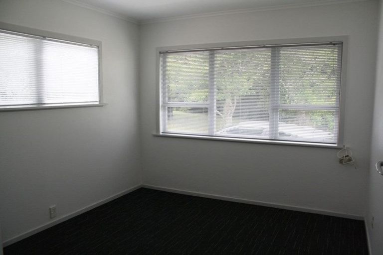 Photo of property in 17 Windy Ridge Road, Glenfield, Auckland, 0629
