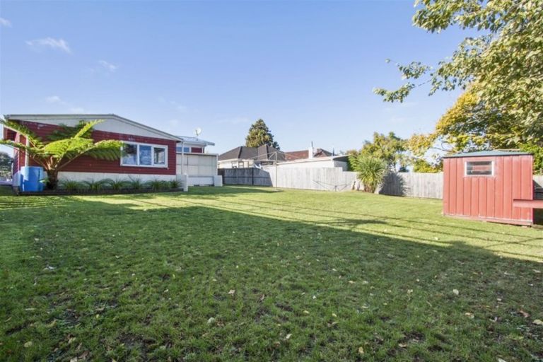 Photo of property in 99 Sturges Road, Henderson, Auckland, 0612