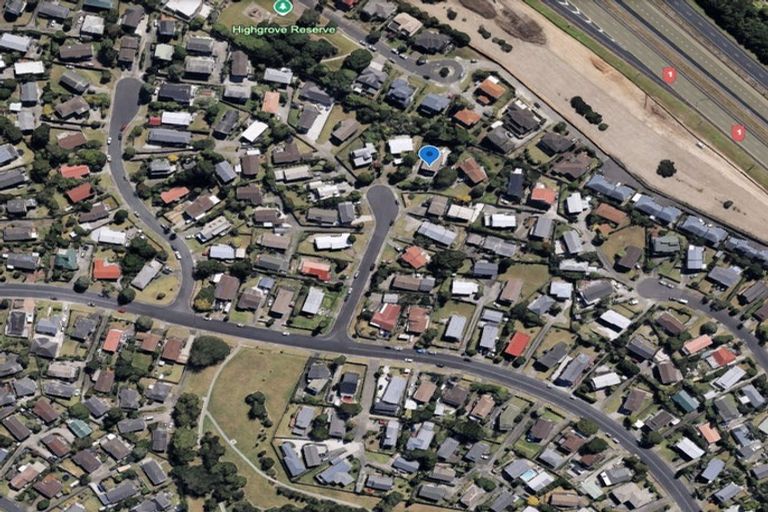 Photo of property in 15 Atlantis Place, Totara Vale, Auckland, 0629