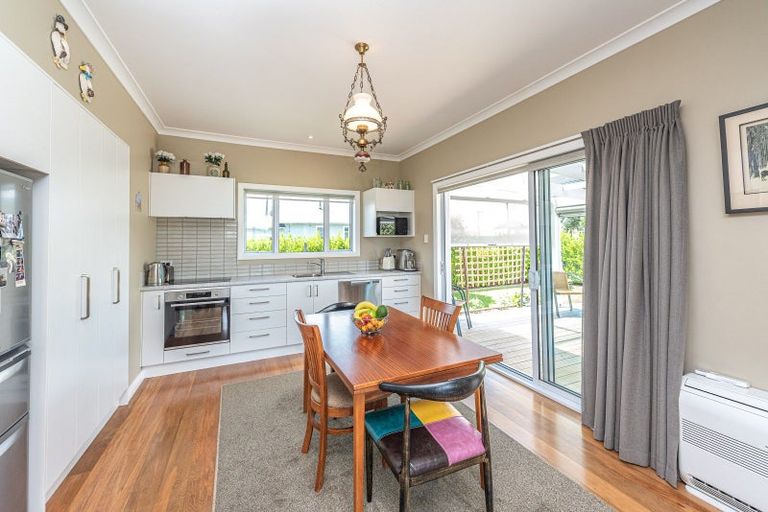 Photo of property in 12 Toro Street, Durie Hill, Whanganui, 4500