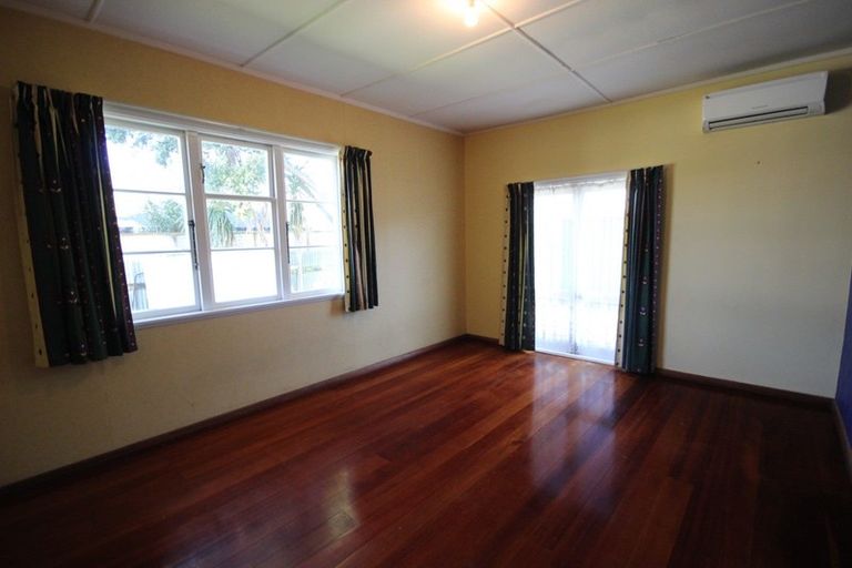 Photo of property in 12a Ihle Street, Terrace End, Palmerston North, 4410
