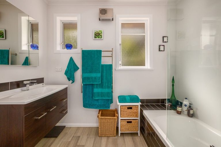 Photo of property in 8 Woodstock Terrace, Tawa, Wellington, 5028