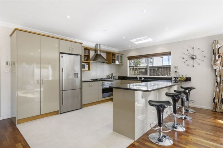 Photo of property in 13 Dunvegan Rise, East Tamaki Heights, Auckland, 2016