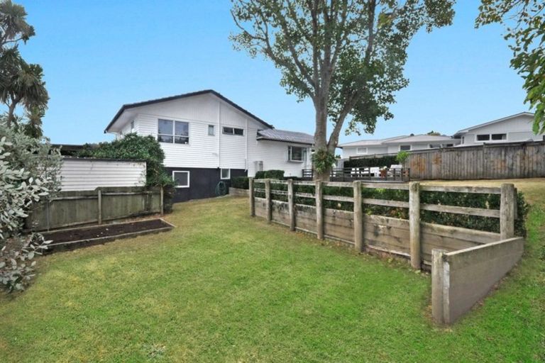 Photo of property in 28 Choice Avenue, Henderson, Auckland, 0612