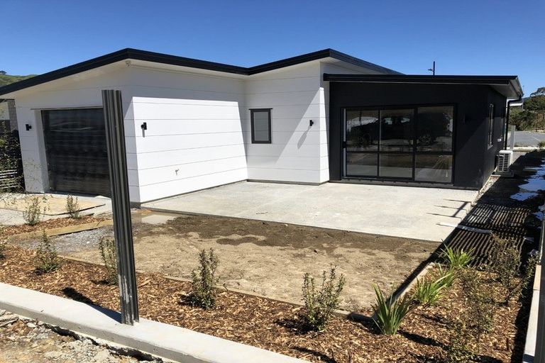 Photo of property in 42 Karearea Avenue, Kenepuru, Porirua, 5022
