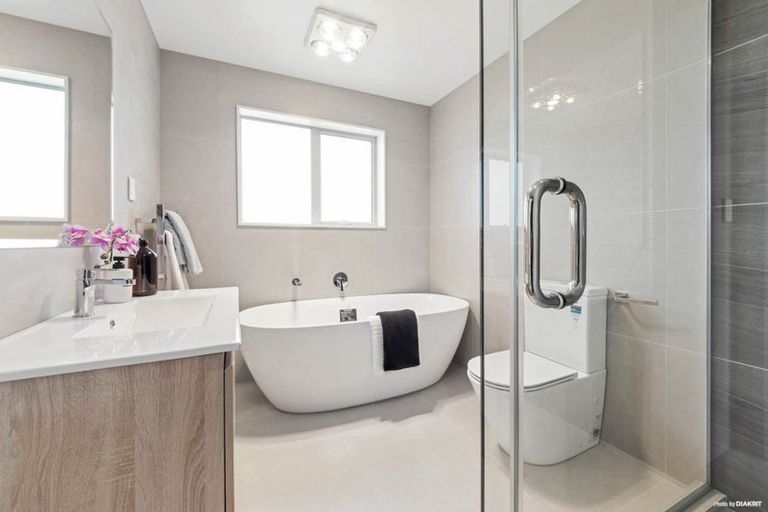 Photo of property in 62 Elevation Street, Flat Bush, Auckland, 2019