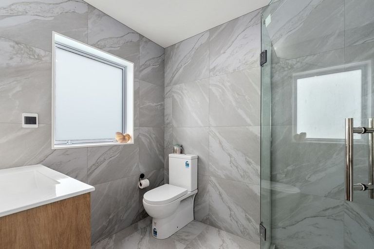 Photo of property in 6c Archers Road, Glenfield, Auckland, 0629