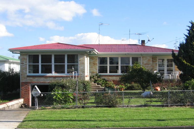 Photo of property in 2/5 Beaumonts Way, Manurewa, Auckland, 2102