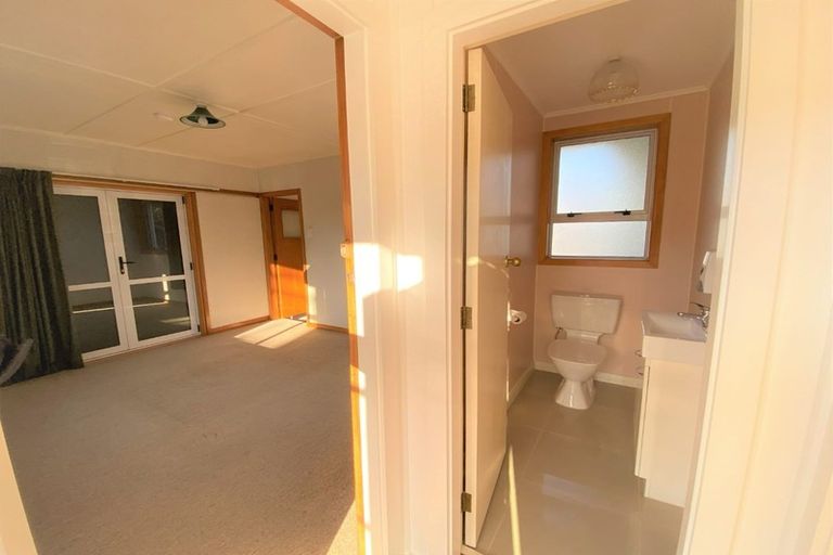 Photo of property in 244 Main South Road, Green Island, Dunedin, 9018