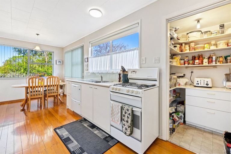 Photo of property in 23 Finlow Drive, Te Atatu South, Auckland, 0610