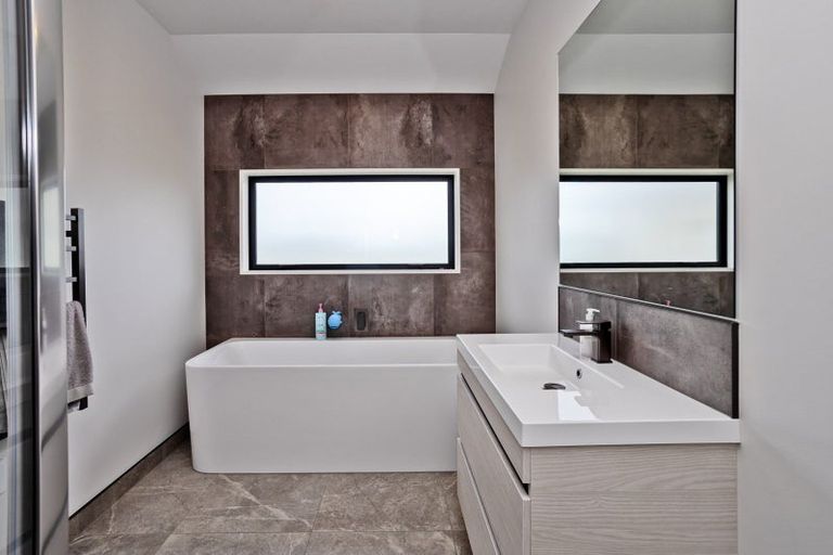 Photo of property in 60 Orion Road East, Makarewa, Invercargill, 9876